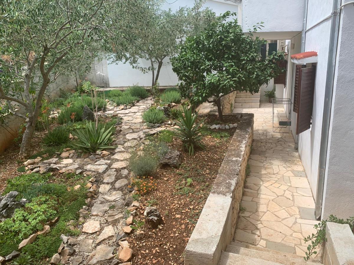 Apartments Marko Trogir Exterior photo